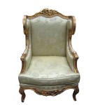 A 19th century French giltwood fauteuil (800-1,200).
