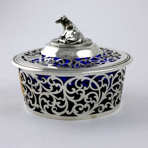 A c1837 London silver butter dish and cover by Reilly and Storr (250-350)