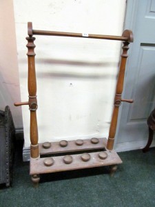 An Edwardian snooker cue rest, provenance Tullynally Castle (60-90).