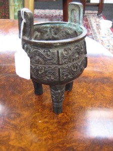 Chinese Bronze Cauldron c. 10cm in Diameter and c. 16cm Tall (350-450).