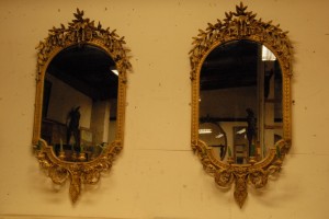 A pair of 19th century gilt wood wall mirrors (4,000-6,000).
