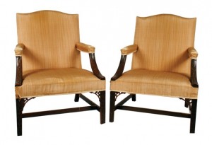  A pair of Dublin blind fretwork carved Gainsborough chairs c1780 (4,000-6,000)