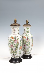 A pair of Chinese porcelain baluster vases (150-250)