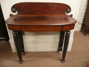 A Cork made hall table (800-1,200).