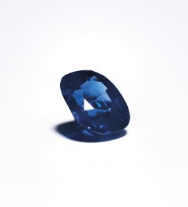 THE 14 CARAT KASHMIRE SAPPHIRE FROM THE BROOCH.