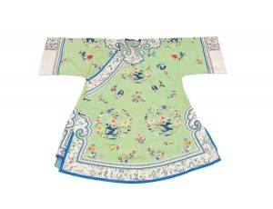 This Kesi Silk Woven Viridity Robe sold for 8,700.