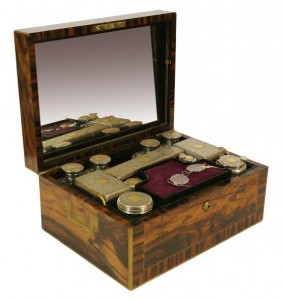 Victorian Rosewood Travelling Dressing Case (700-1,000).