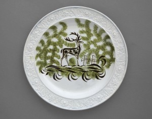 Probably made by the Downshire Pottery,Belfast, Ireland. “Stag” Plate with Harp and Shamrock Border, c. 1800–06. Private collection. Photo: jamesfennell.com.