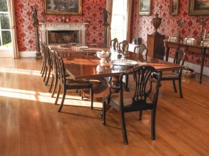 An Irish George IV mahogany rectangular dining table attributed to Gillingtons of Dublin.