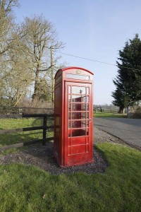 A British public telephone box with Royal cypher (1,000-1,500).