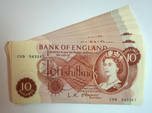 Fifty one Bank of England ten shilling notes (250-350).