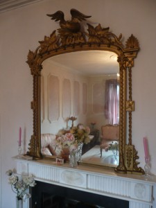 Victorian gilt overmantel mirror (400-600)