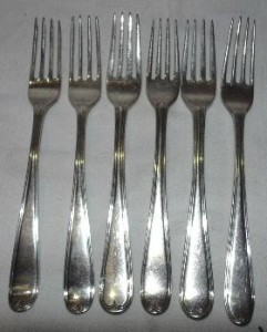 Six Irish silver forks, hallmarked Dublin 1789 (250-300).