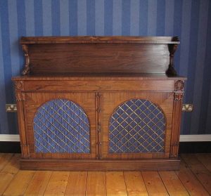 This William IV rosewood side cabinet is estimated at 300-500.