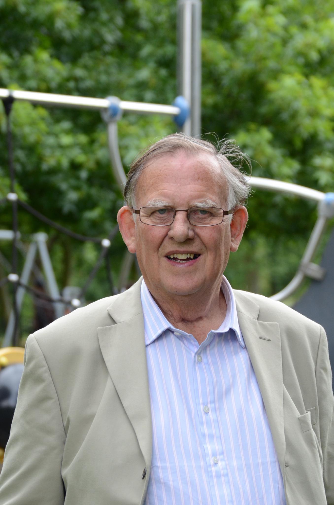 antiquesandartireland.com